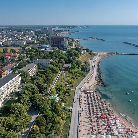 Mera Brise Hotel