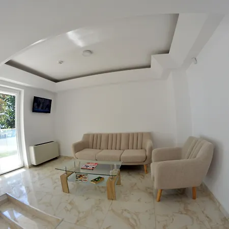 Hotel Mera Brise