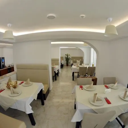 Hotel Mera Brise 4*