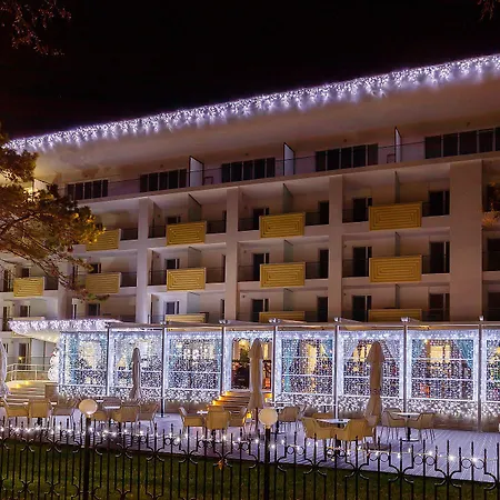 Mera Brise Hotel 4*