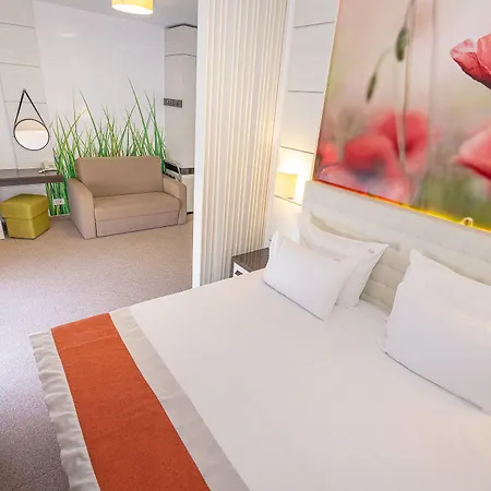 Mera Brise Hotel