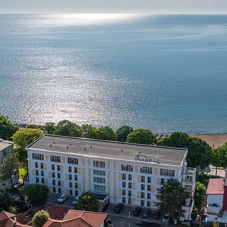 Mera Brise Hotel