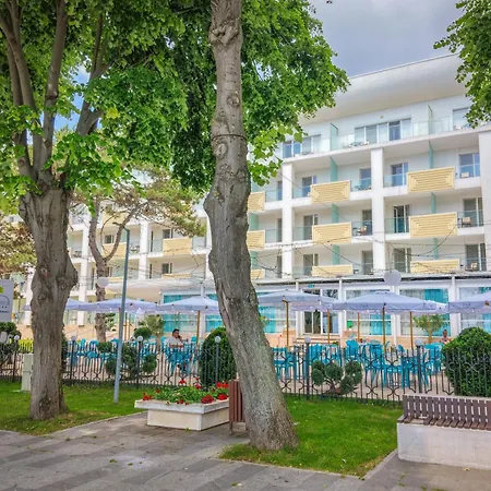 Hotel Mera Brise