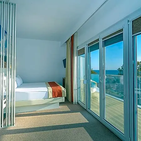 Hotel Mera Brise