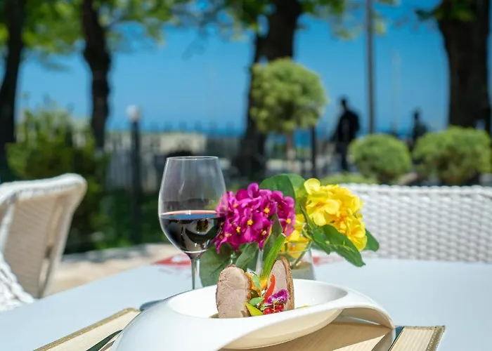 Mera Brise Szálloda 4*